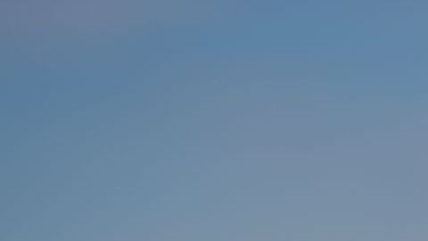 El senador Alex PAdilla busca que Trump devuelva los aranceles ilegalmente cobrados a la ciudadanía.