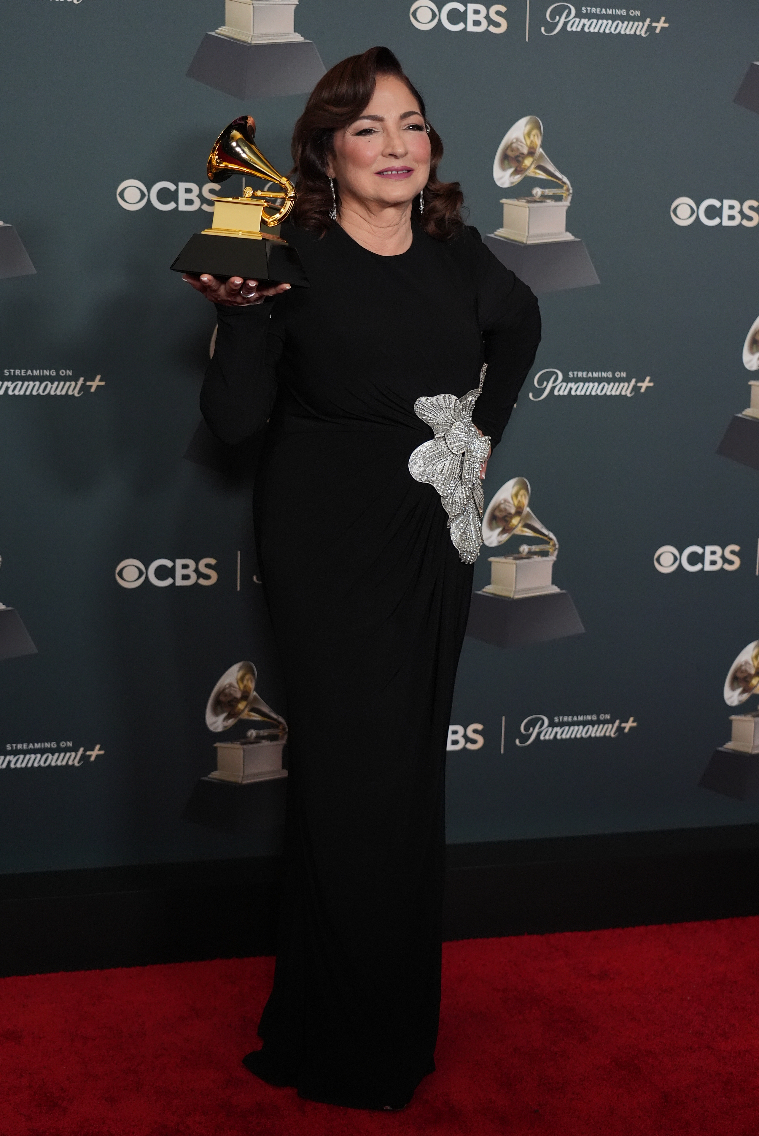 Gloria Estefan con un vestido que rinde homenaje a sus raíces