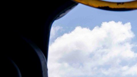 la embarcación “operaba desafiando la cuarentena establecida por el presidente Donald Trump