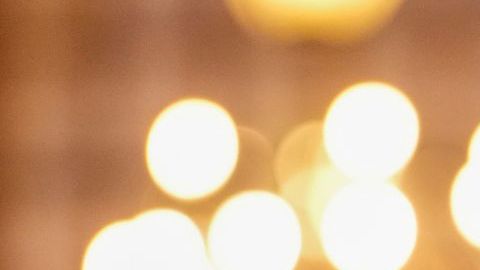 Hillary Clinton habla frente al Centro de Artes Escénicas de Chappaqua, tras testificar en el caso Jeffrey Epstein.