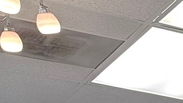 María Teresa Villarreal anuncia visas de estudiantes en su aniversario número 10 de su escuela de belleza Cosmética.