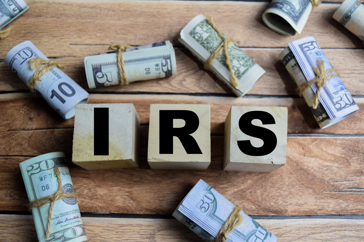 IRS confirma aumento en reembolsos de impuestos 2026 - La Opinión