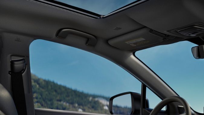 Interior del Toyota bZ Woodland 2026