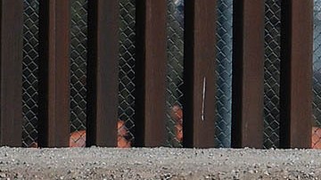 Migrantes detenidos en la frontera