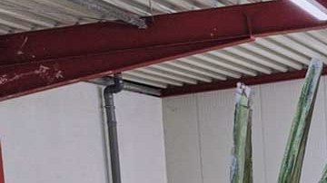 Figura que representa al presidente Donald Trump bailando con la Estatua de la Libertad