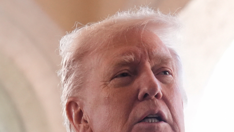 Donald Trump afirma que Sheinbaum cumplió con no mandar petróleo a Cuba.