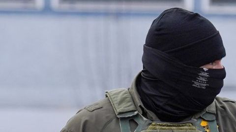 Un agente de la Patrulla Fronteriza de Estados Unidos durante una redada migratoria