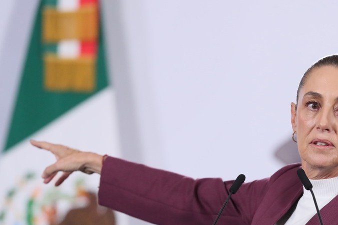 Sheinbaum asegura que México no ha recibido explicación de EE.UU. sobre el cierre del espacio aéreo en la frontera y los presuntos drones