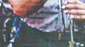 Daniela Cabello canta con oficiales de la fuerza aérea venezolana, durante el programa semanal de su padre, Diosdado Cabello.