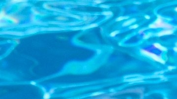 Dos niñas de tres años murieron ahogadas en la piscina de su vivienda en Katy, Texas.