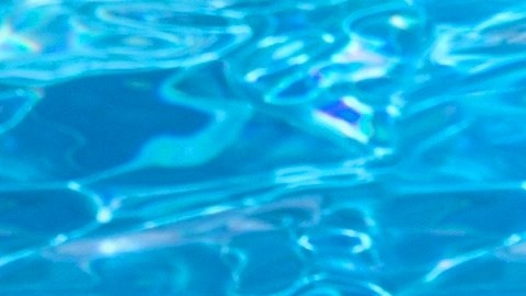 Dos niñas de tres años murieron ahogadas en la piscina de su vivienda en Katy, Texas.