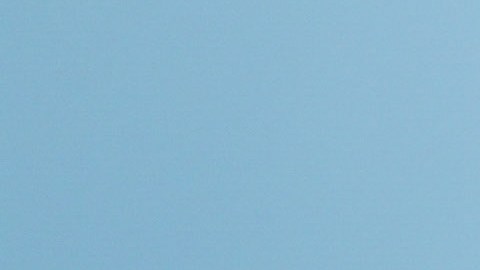 Aplicación de YouTube en smartphone mostrando sección de videos, consumo de noticias digitales en México