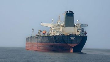 32 países acuerdan la mayor liberación de reservas de petróleo de la historia ante el bloqueo de Irán del estrecho de Ormuz