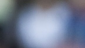 Joan Laporta y Lionel Messi sotienen el trofeo de LaLiga que ganó el Barcelona en la campaña 2009-2010.