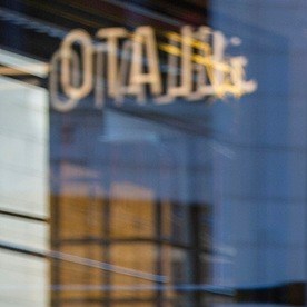 Los pequeños negocios impulsados por inmigrantes enfrentan nuevos retos crediticios.