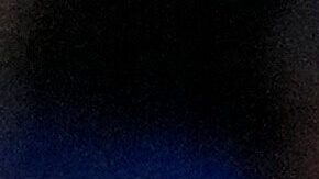 Sam Antonacci, de la selección de Italia, se lanza para anotar luego del lanzamiento descontrolado del pitcher Brad Keller (der.), de Estados Unidos, en la sexta entrada.