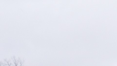 Una potente tormenta de marzo avanza por Estados Unidos con nevadas intensas, vientos de hasta 96 km/h y riesgo de tormentas severas y tornados.