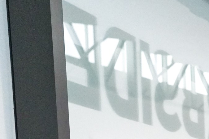 Trump dice que enviará a la Guardia Nacional en aeropuertos “si no es suficiente” con los agentes de ICE