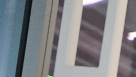 Agentes de ICE realizan recorridos en aeropuertos de Estados Unidos.