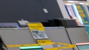 El despliegue de agentes de ICE en aeropuertos ha desatado polémica.