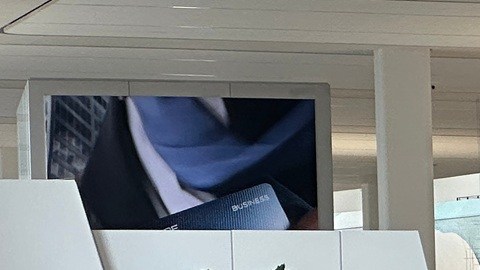 Al igual que enviar agentes de ICE a aeropuertos, exasesor de Trump sugiere mandarlos a centros de votación.