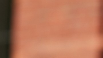 Estudio revela que adolescentes revisan sus teléfonos inteligentes más de 140 veces durante jornada escolar