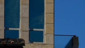 Banderas de Cuba y Estados Unidos hondean en La habana