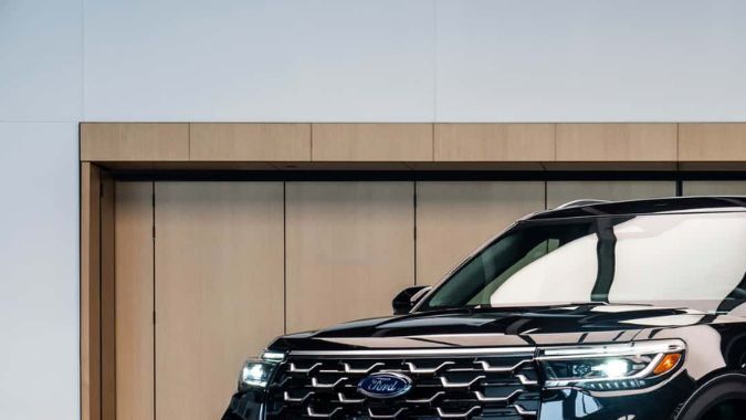 Ford Explorer Platinum Hybrid 2026 Papa León XIV
