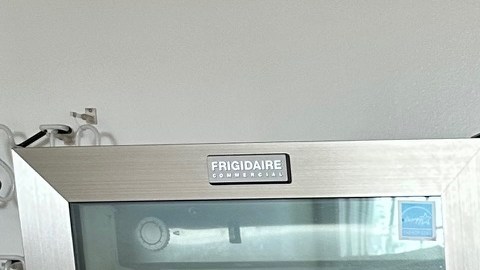 Las hermanas Sasha Gustafson y Ariadna Ordowskij, creadoras de la pastelería Butter Cakes Hoppe en Los Ángeles.