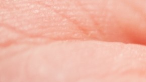 Retiran casi 90,000 frascos de ibuprofeno infantil: ¿qué hacer si tu hijo lo ha consumido?