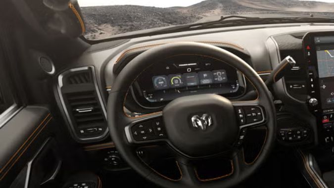 Interior de la Ram 2500 Lunar Edition 2026