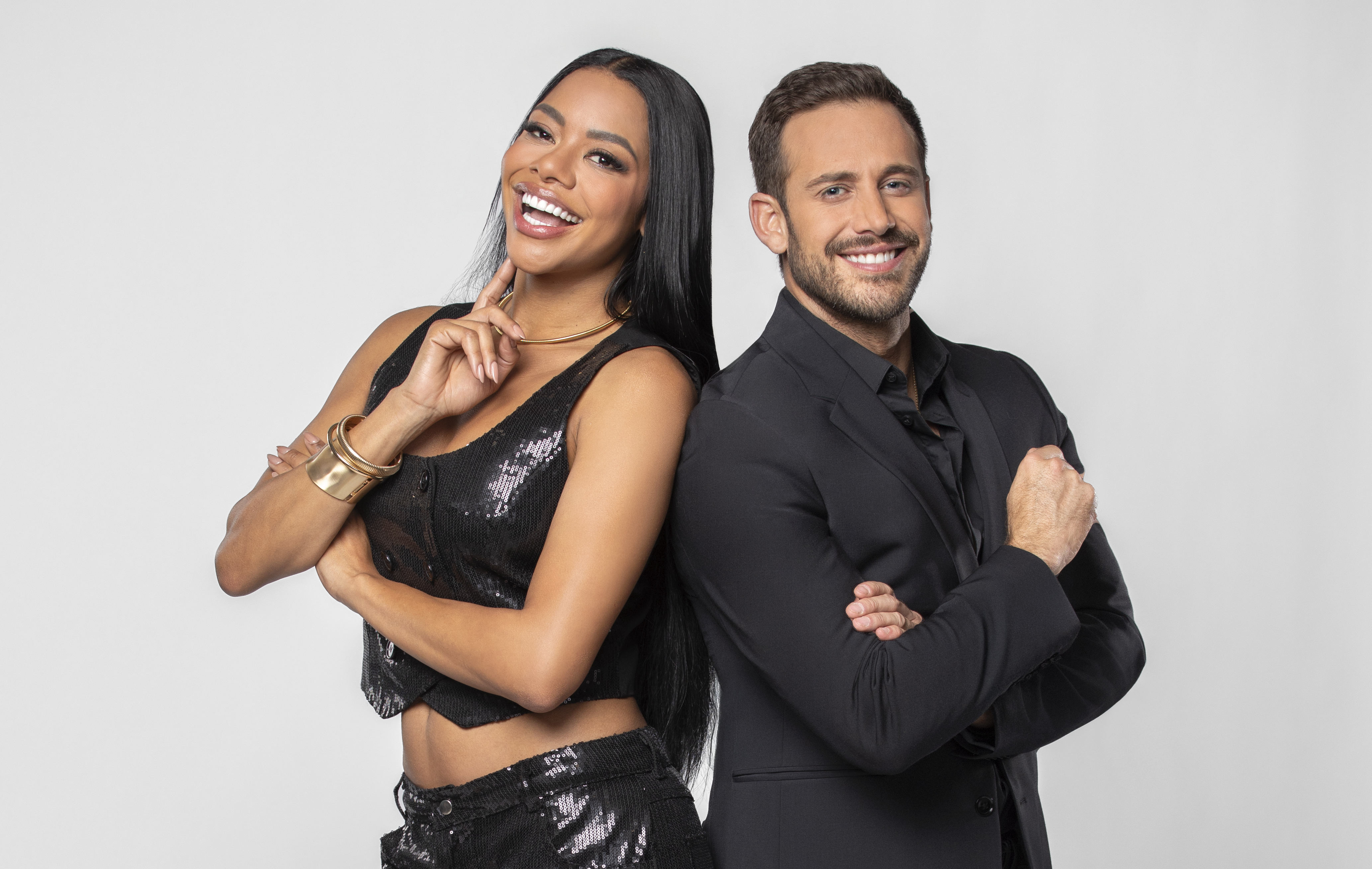 Arana y Lambda, los presentadores de la pre y la postgala de ¿Apostarías por mí?, responden a la preferencia del público