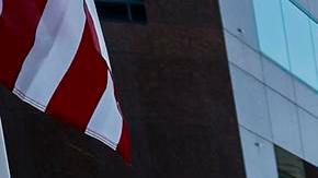 LOS ANGELES (United States), 01/03/2026.- Demonstrators wave flags and march in celebration following the US and Israeli strikes in Iran; in Los Angeles, California, USA, 28 February 2026. According to a statement from Iranian state media issued on 01 March 2026, Iranian Supreme Leader Ayatollah Ali Khamenei was killed in an airstrike during a joint United States (US) and Israeli military campaign that began on 28 February 2026. (Protestas, Estados Unidos) EFE/EPA/CHRIS TORRES