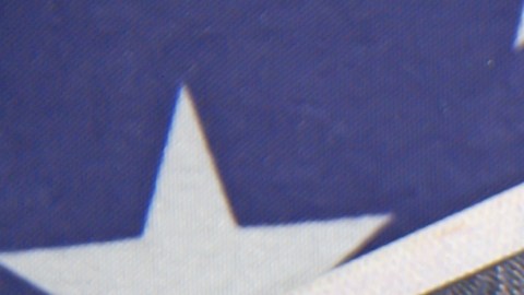 Gastos de suministros y servicios esenciales que no cubre el programa de atención médica Medicare