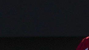 Donald Trum busca que sus seguidores le den la espalda en lataquilla a Springsteen.