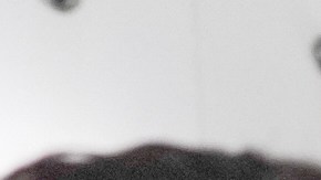 Agentes federales de inmigración caminan por la Terminal 5 del Aeropuerto Internacional John F. Kennedy (JFK) en el distrito de Queens, Nueva York, el lunes 23 de marzo de 2026. (Foto AP/Ryan Murphy)