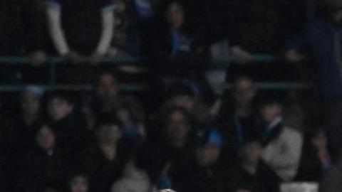 NAPOLI (Italy), 14/03/2026.- Lecce's Lameck Banda injured during the Italian Serie A soccer match SSC Napoli vs US Lecce at Diego Armando Maradona Stadium in Naples, Italy, 14 March 2026. (Italia, Nápoles) EFE/EPA/CIRO FUSCO