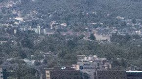 MEX8322. CIUDAD DE MÉXICO (MÉXICO), 27/03/2026.- Fotografía aérea de la fachada del Estadio Azteca (Banorte) este viernes, en Ciudad de México (México). El Estadio Azteca, santuario del fútbol donde se hicieron campeones mundiales los míticos Pelé y Maradona, abrirá sus puertas mañana después de una remodelación capital, que ha rejuvenecido al recinto a unas semanas de cumplir 60 años. EFE/ Mario Guzmán