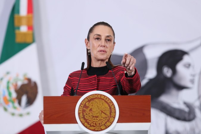 Sheinbaum asegura que México trabaja con Cuba para reactivar envío de petróleo a la isla