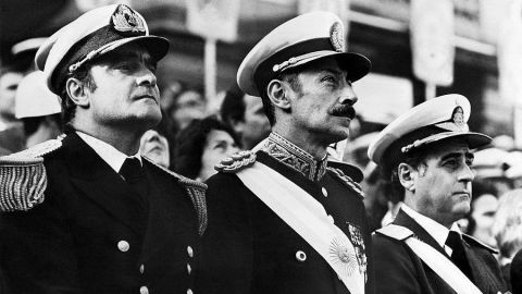 "Jamás se nos cruzó por la cabeza que iba a ser tan siniestro": los recuerdos del día del golpe de Estado que hace 50 años cambió Argentina