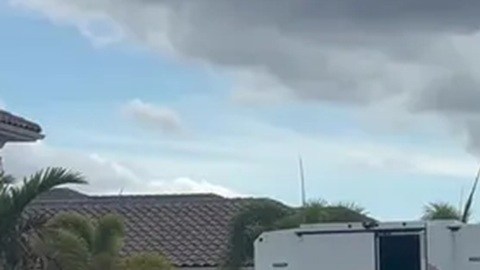 Una mujer de 44 años asesinó a sus hijos de 14 y 11 años y posteriormente se quitó la vida en su vivienda en Lakewood Ranch, Florida, mientras su esposo se encontraba de viaje de negocios en Sudamérica.