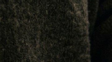 Las lentejas han sido consideradas durante siglos un símbolo de prosperidad, mientras que el papel de aluminio significa protección.