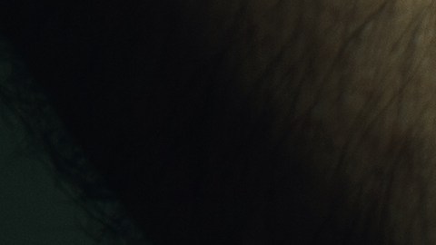 Las autoridades lo acusan de llevar una “doble vida” como agente del orden y agresor serial.