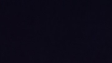 La madre, de 33 años, y la bebé fueron expulsadas por el parabrisas. Ambas quedaron tendidas en la carretera tras el impacto.