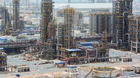 Qué tan poderosa es la OPEP y por qué la salida de Emiratos Árabes es un golpe al cartel que incide en el precio global del combustible
