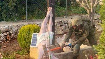 La indignación que desató la imagen de un soldado israelí destruyendo una talla de Jesucristo en Líbano