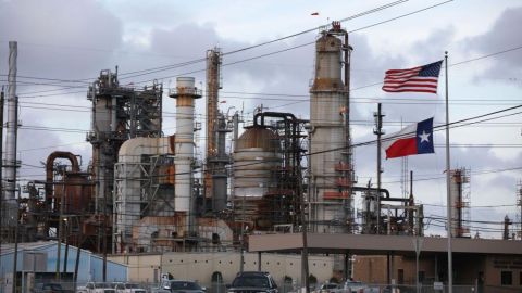 Cuánto depende México del gas de Texas y cómo Sheinbaum busca la "independencia" con el polémico fracking