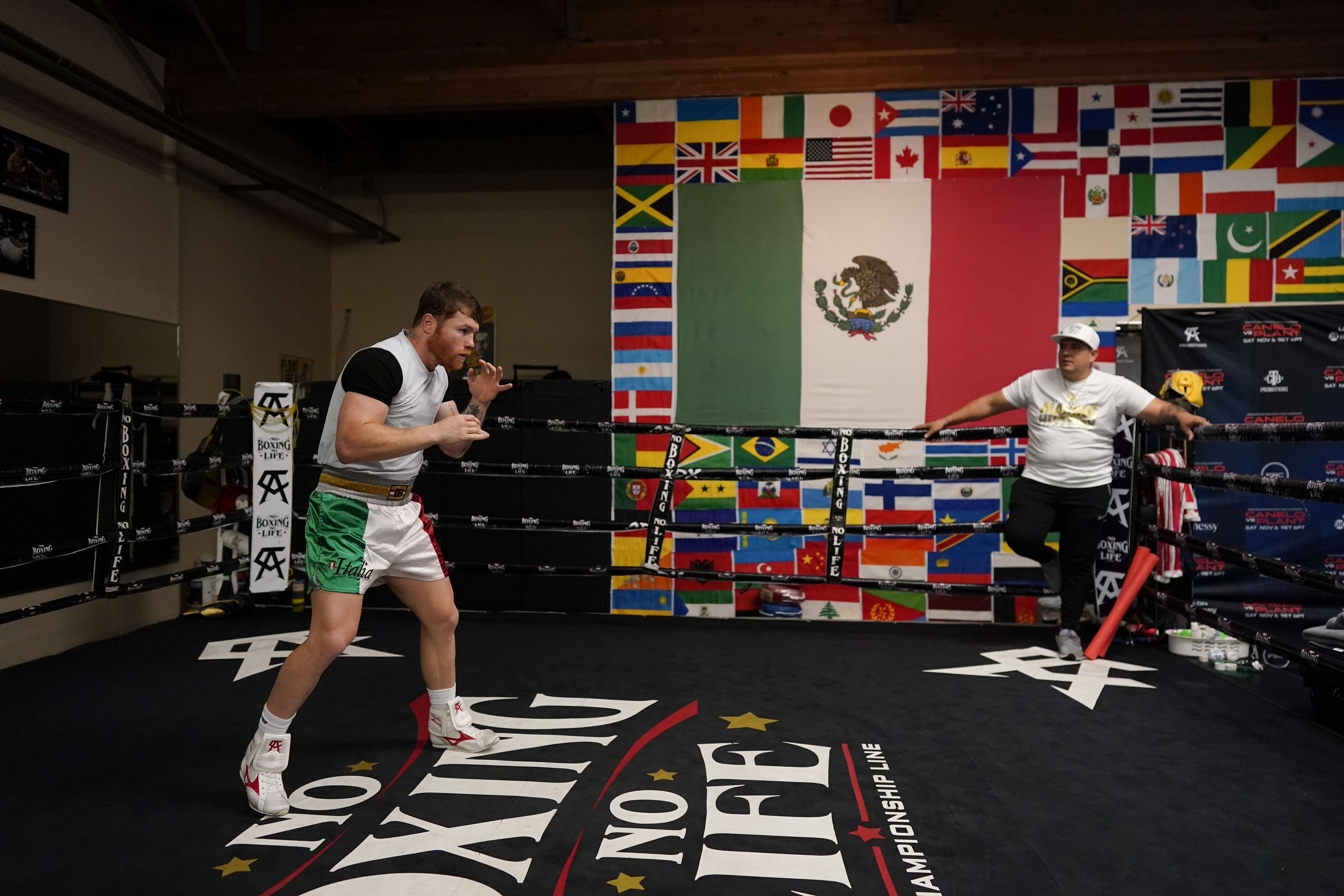 Canelo Álvarez acepta la propuesta para pelear en el Estadio Azteca