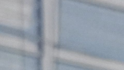 Los boletos para los Juegos Olímpicos de Los Ángeles 2028 han empezado a venderse. En la imagen aparece Reynold Hoover, CEO de LA28, con una ilustración de la piscina olímpica que se instalará en SoFi Stadium.