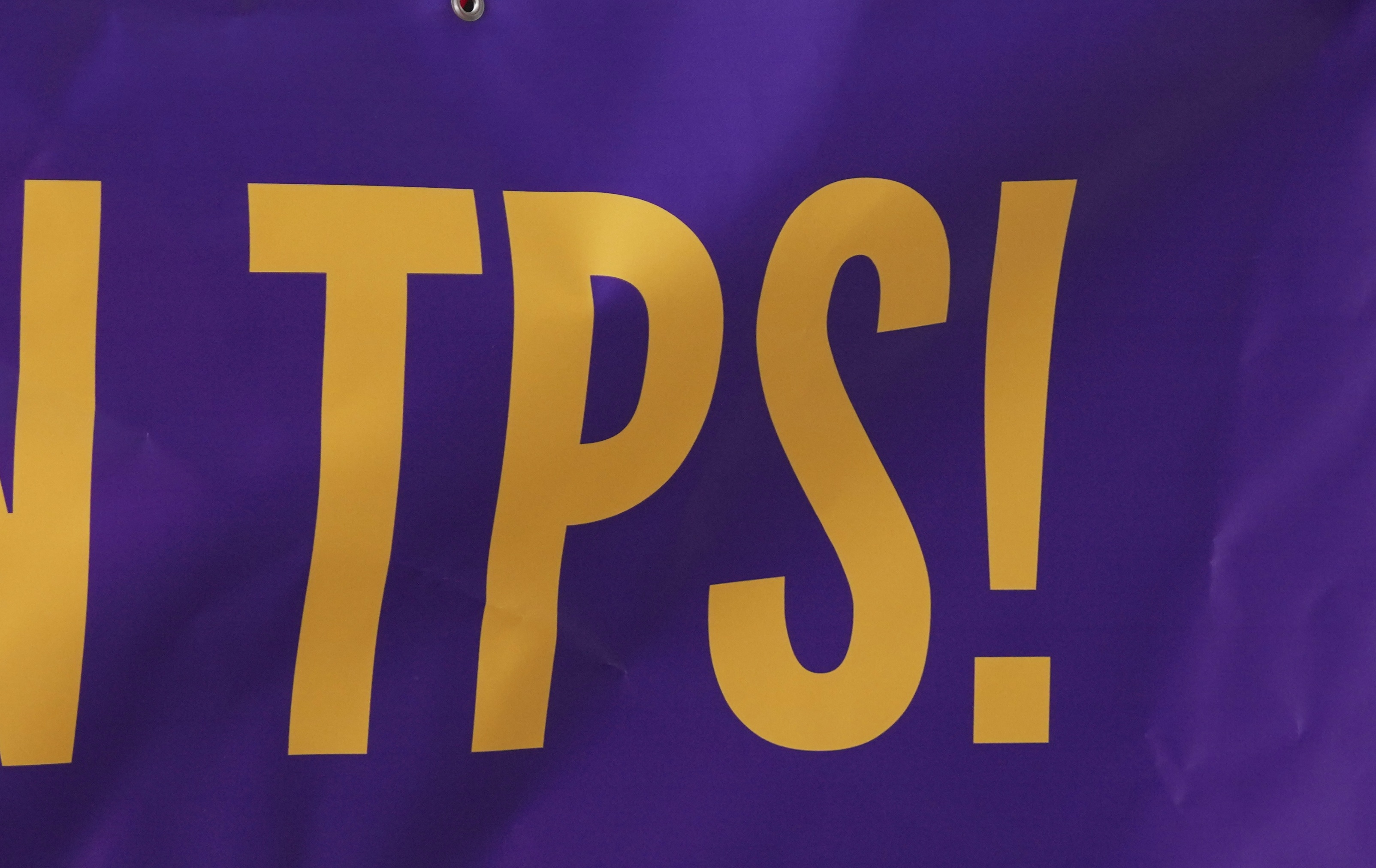 ¿Qué cuestiona la Corte Suprema sobre el TPS? - La Opinión